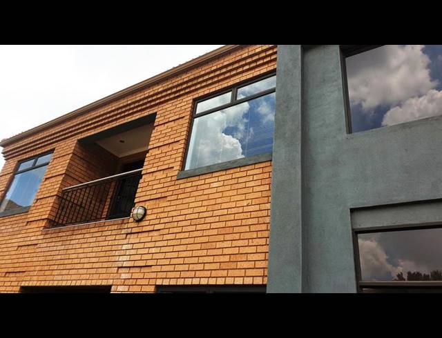 BUSINESS PROPERTY TO RENT IN ROUTE 21 BUSINESS PARK